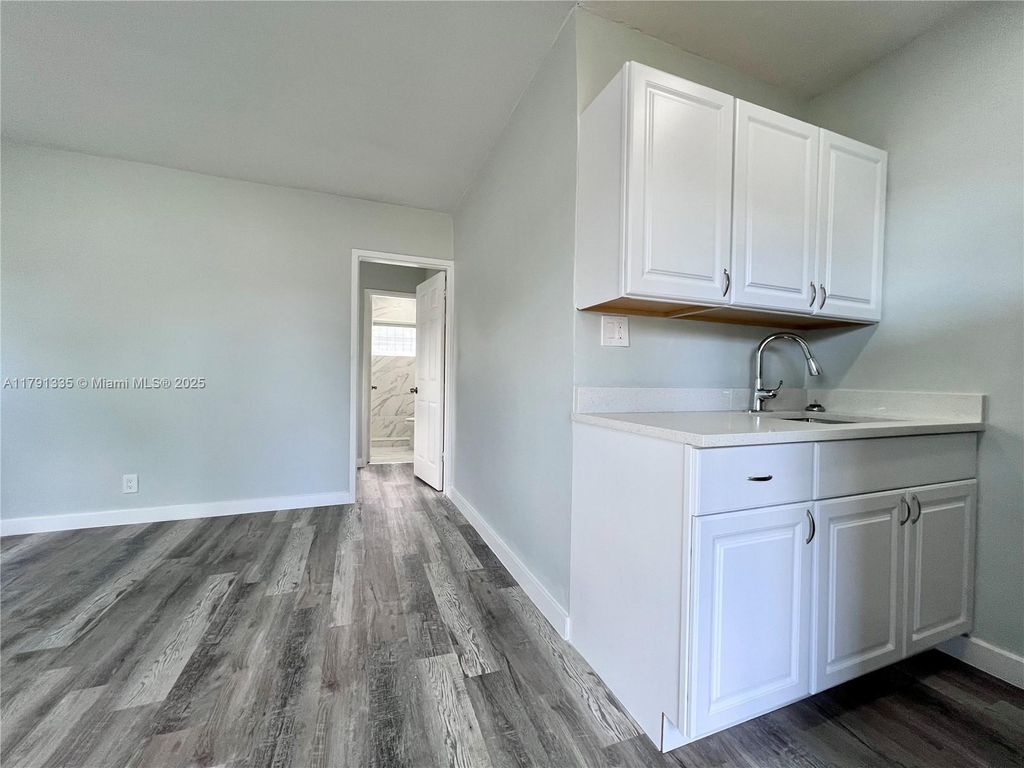 Photo of 2901 NW 18th St #28, Fort Lauderdale, FL 33311 (MLS # A11791335)