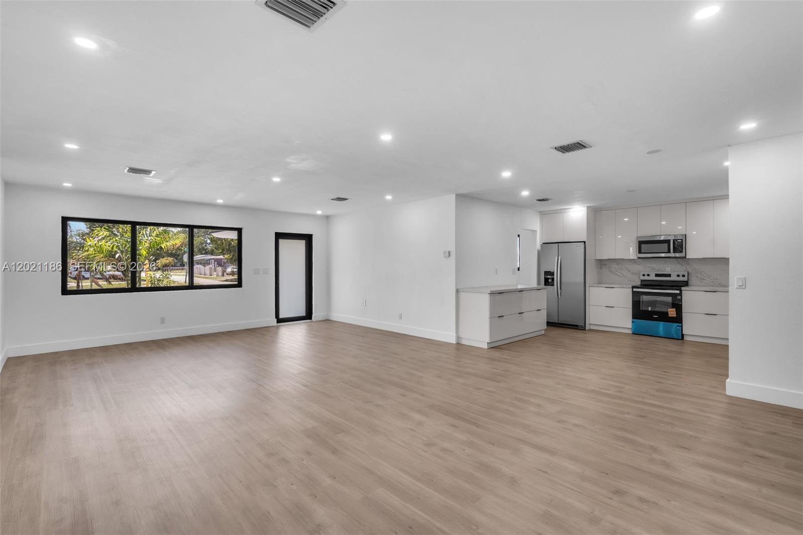 CRAVERO LAKE SHORE EST 2N - Residential