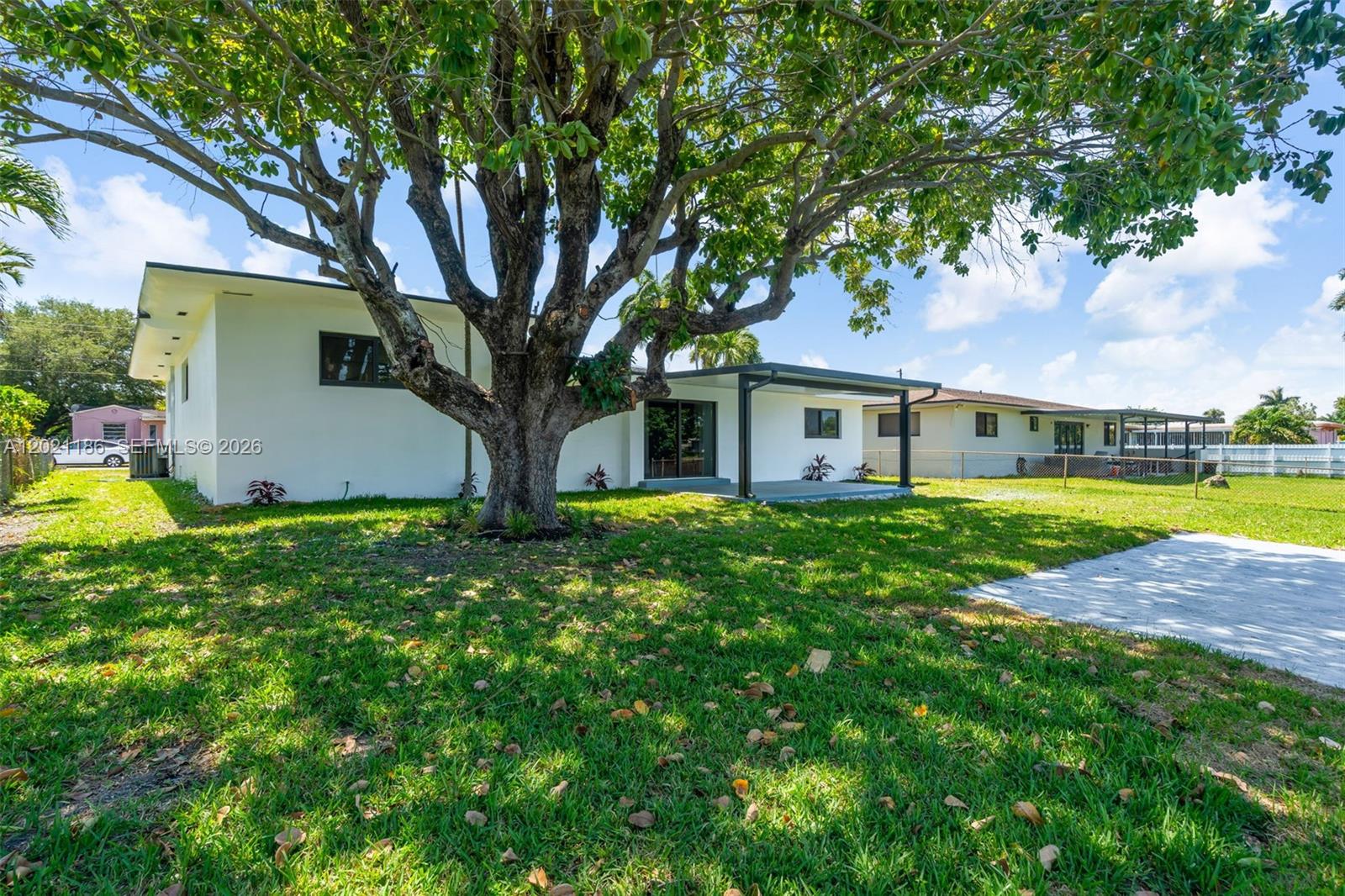 CRAVERO LAKE SHORE EST 2N - Residential