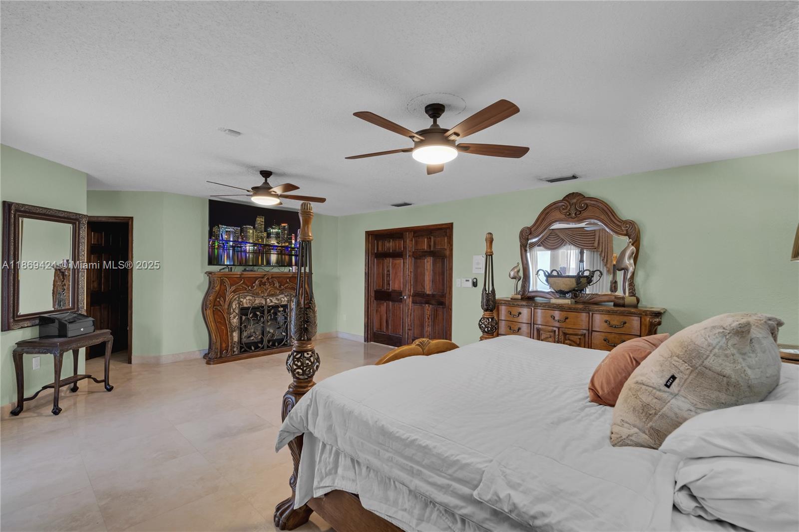 FIRST ADDN TO RO-JEN ESTA - Residential