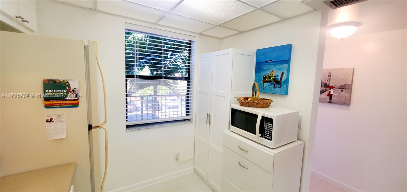 10304 Sunrise Lakes Blvd 211, Sunrise, Miami-Dade County, Florida - 2 Bedrooms  
2 Bathrooms - 