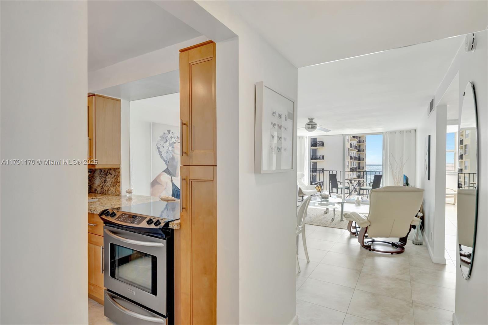 TRAFALGAR TOWERS CONDOMIN - Residential