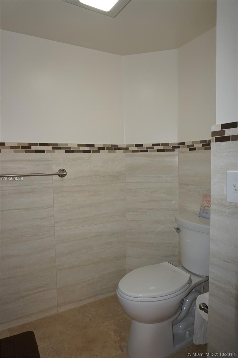 SUFFOLK AT CENTURY VILLAG - Residential Lease