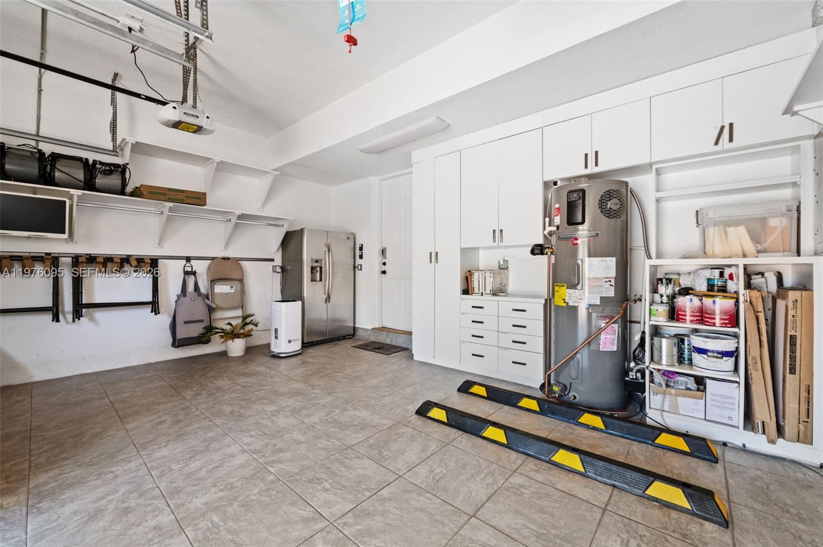 AVENTURA LAKES PHASE 1 - Residential Lease