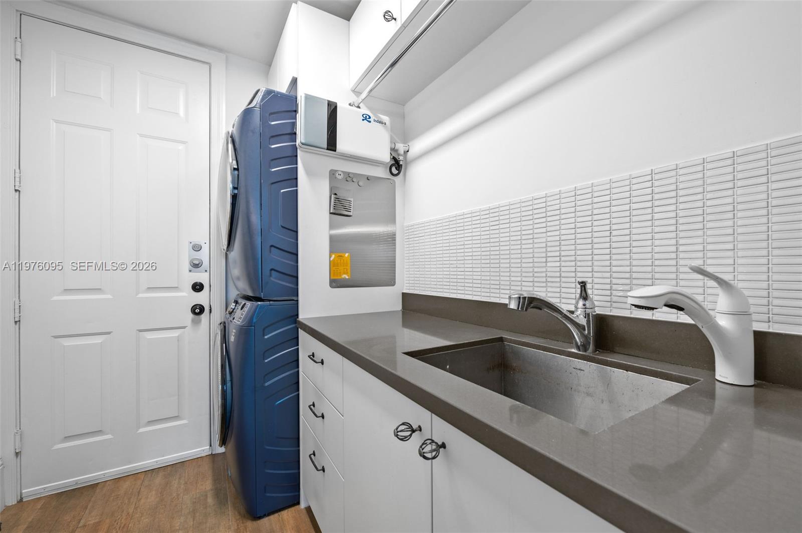 AVENTURA LAKES PHASE 1 - Residential Lease