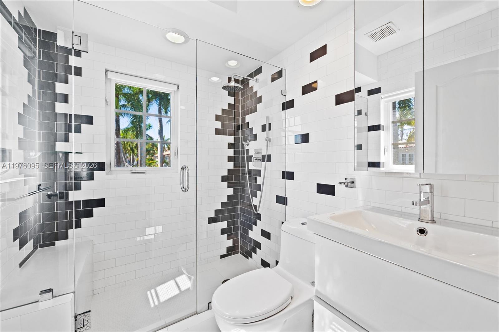 AVENTURA LAKES PHASE 1 - Residential Lease