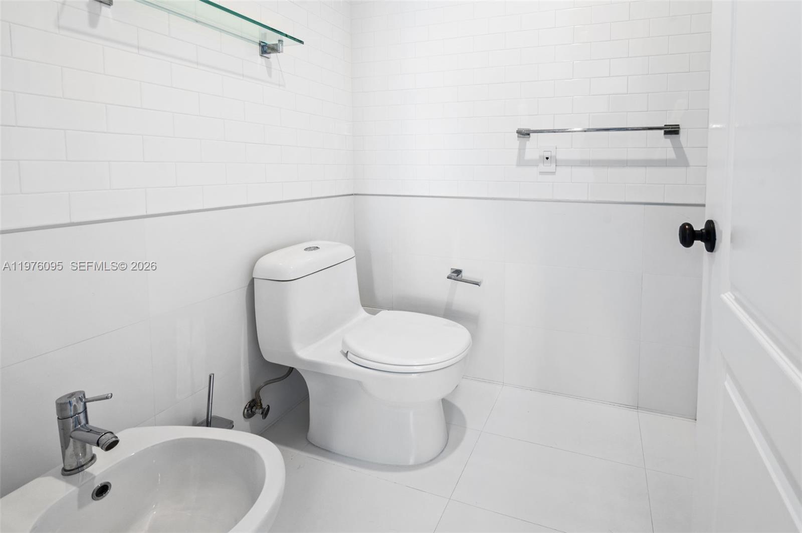 AVENTURA LAKES PHASE 1 - Residential Lease