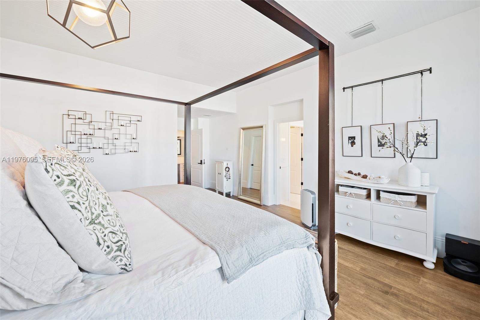 AVENTURA LAKES PHASE 1 - Residential Lease