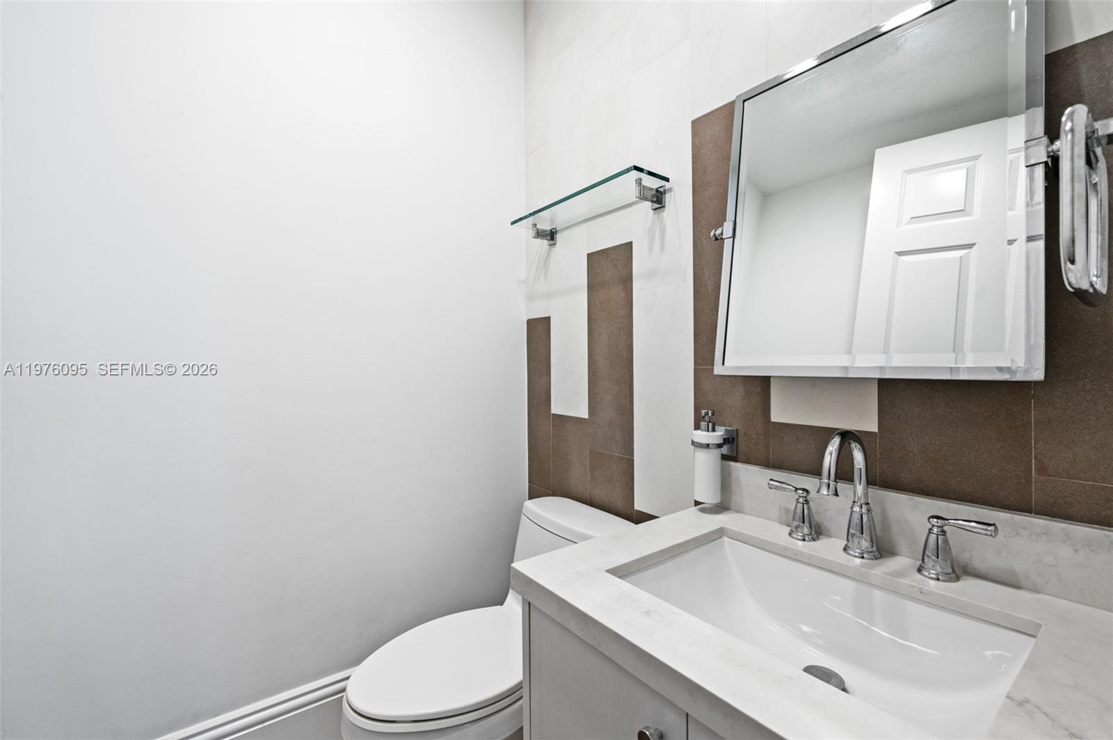 AVENTURA LAKES PHASE 1 - Residential Lease