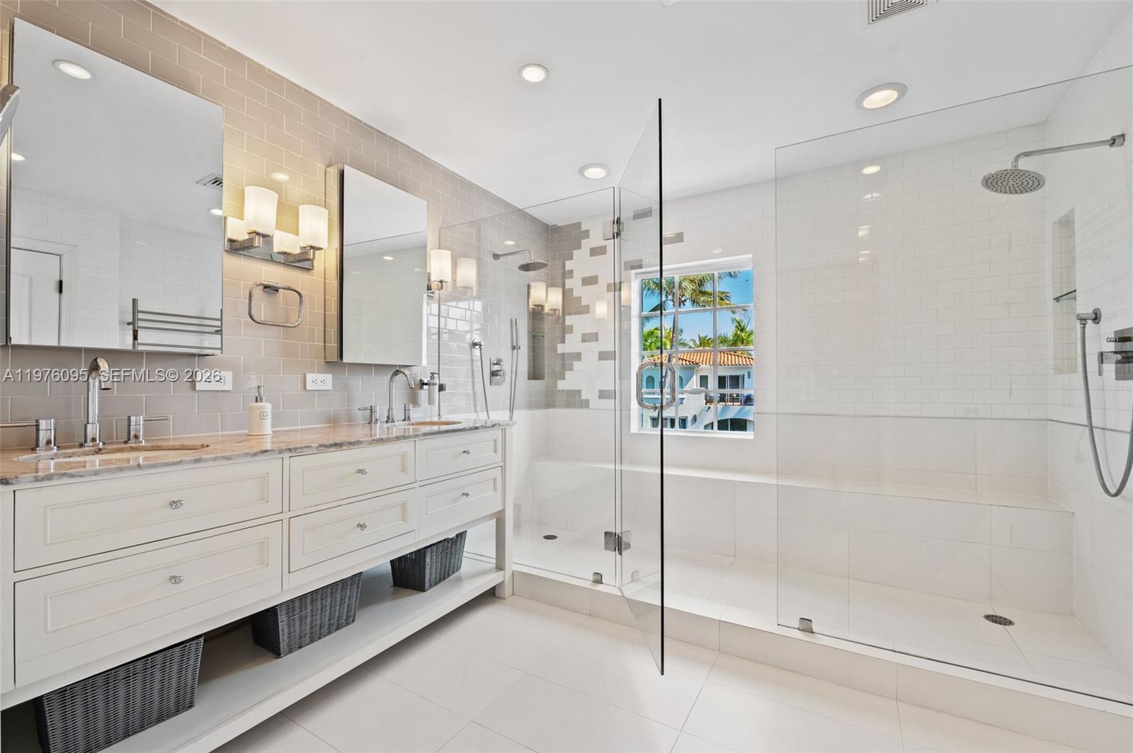 AVENTURA LAKES PHASE 1 - Residential Lease