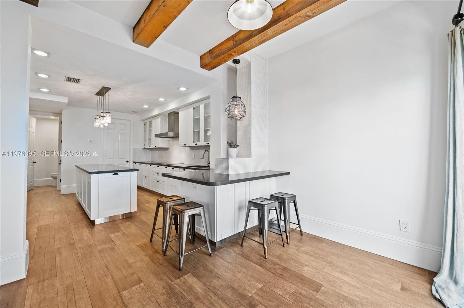 AVENTURA LAKES PHASE 1 - Residential Lease