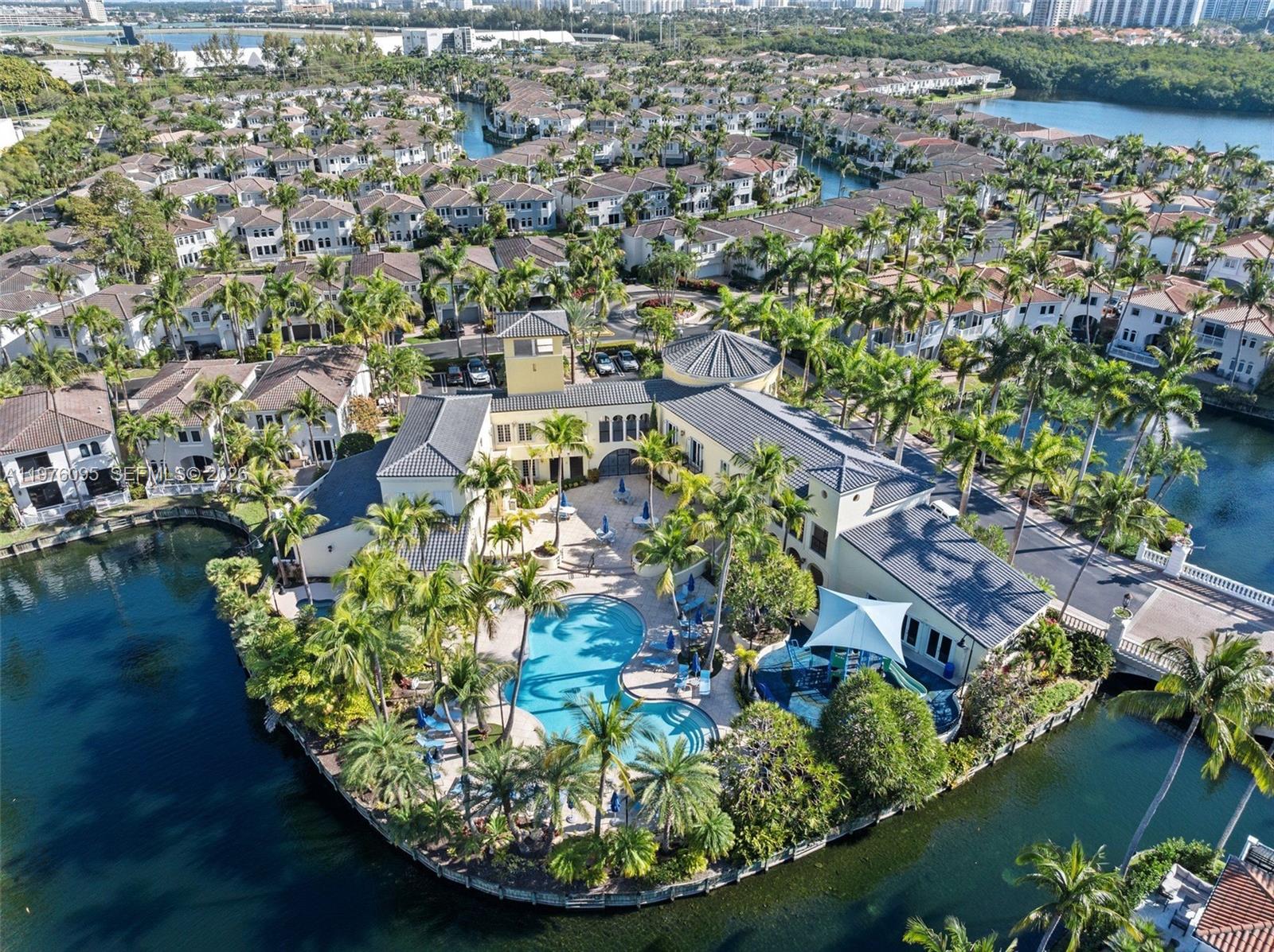 AVENTURA LAKES PHASE 1 - Residential Lease