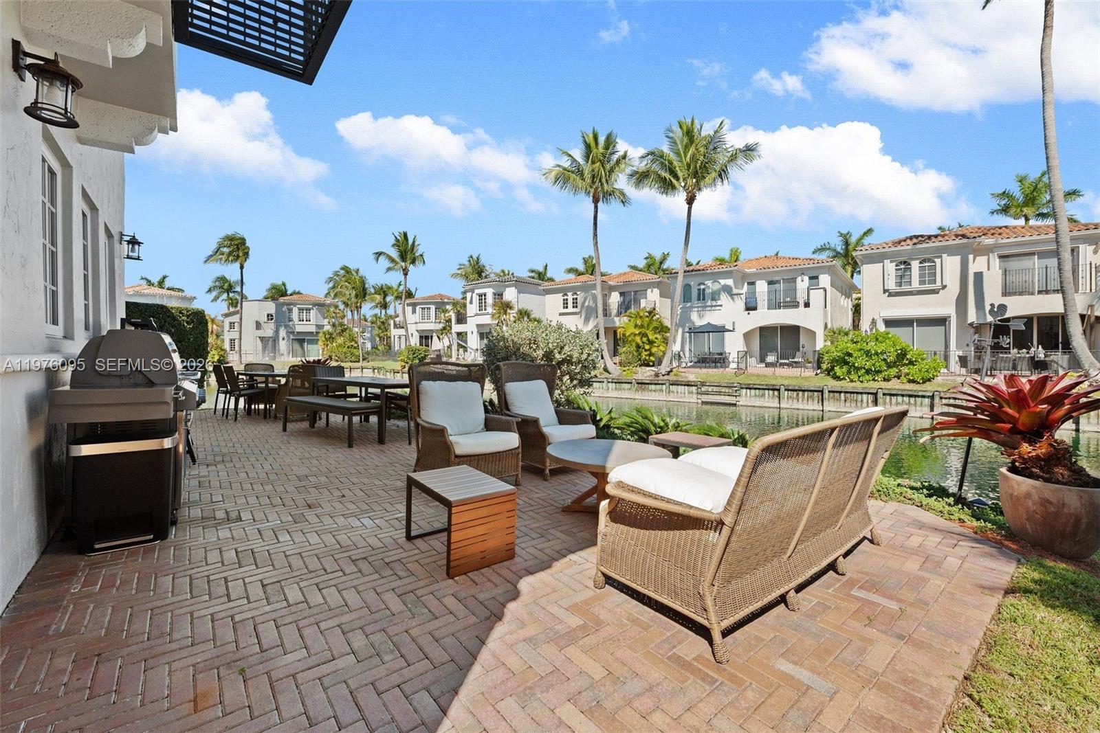 AVENTURA LAKES PHASE 1 - Residential Lease