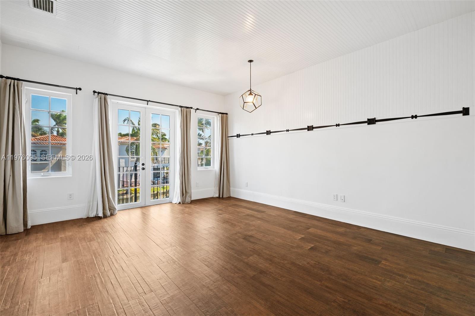 AVENTURA LAKES PHASE 1 - Residential Lease