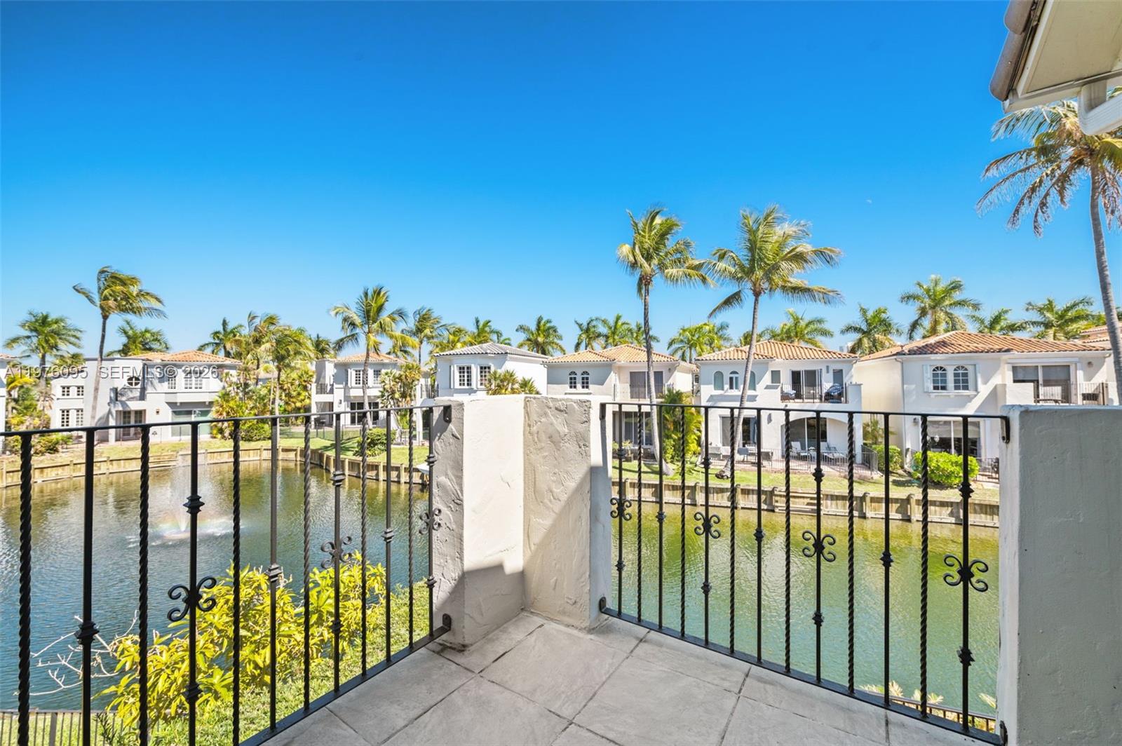 AVENTURA LAKES PHASE 1 - Residential Lease