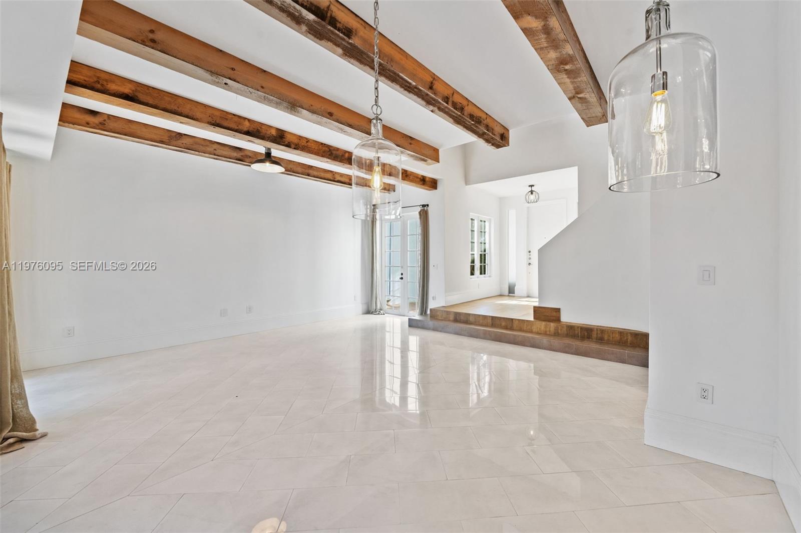 AVENTURA LAKES PHASE 1 - Residential Lease