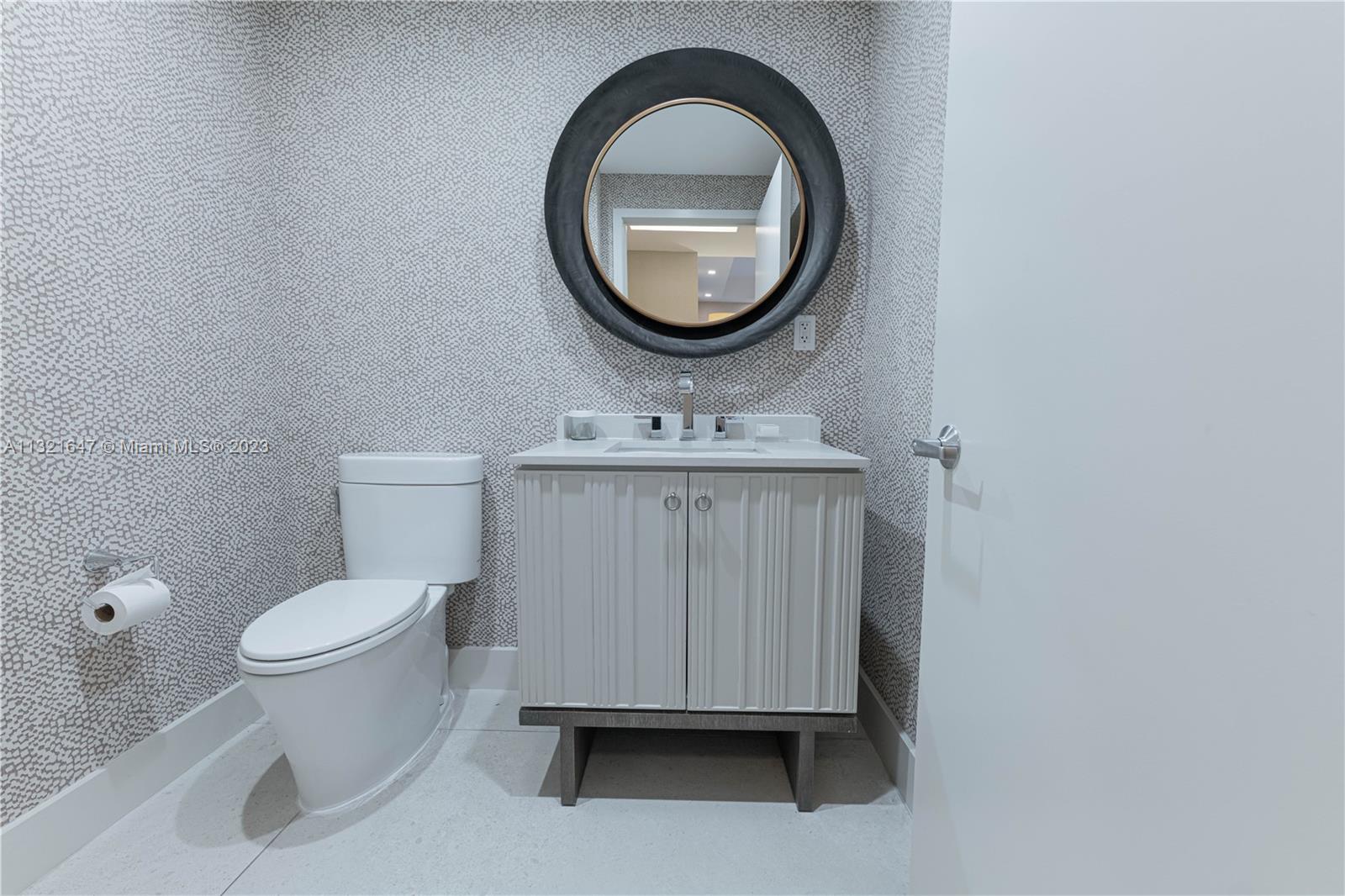 551 FLB CONDOMINIUM RESID - Residential