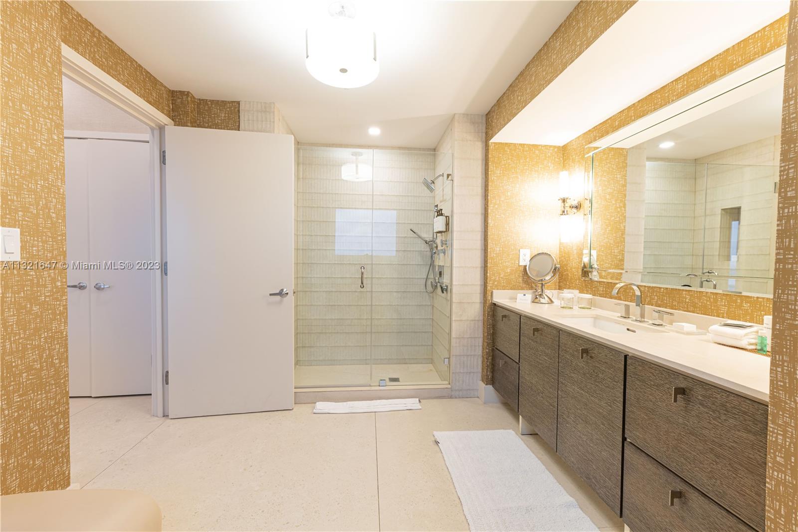 551 FLB CONDOMINIUM RESID - Residential