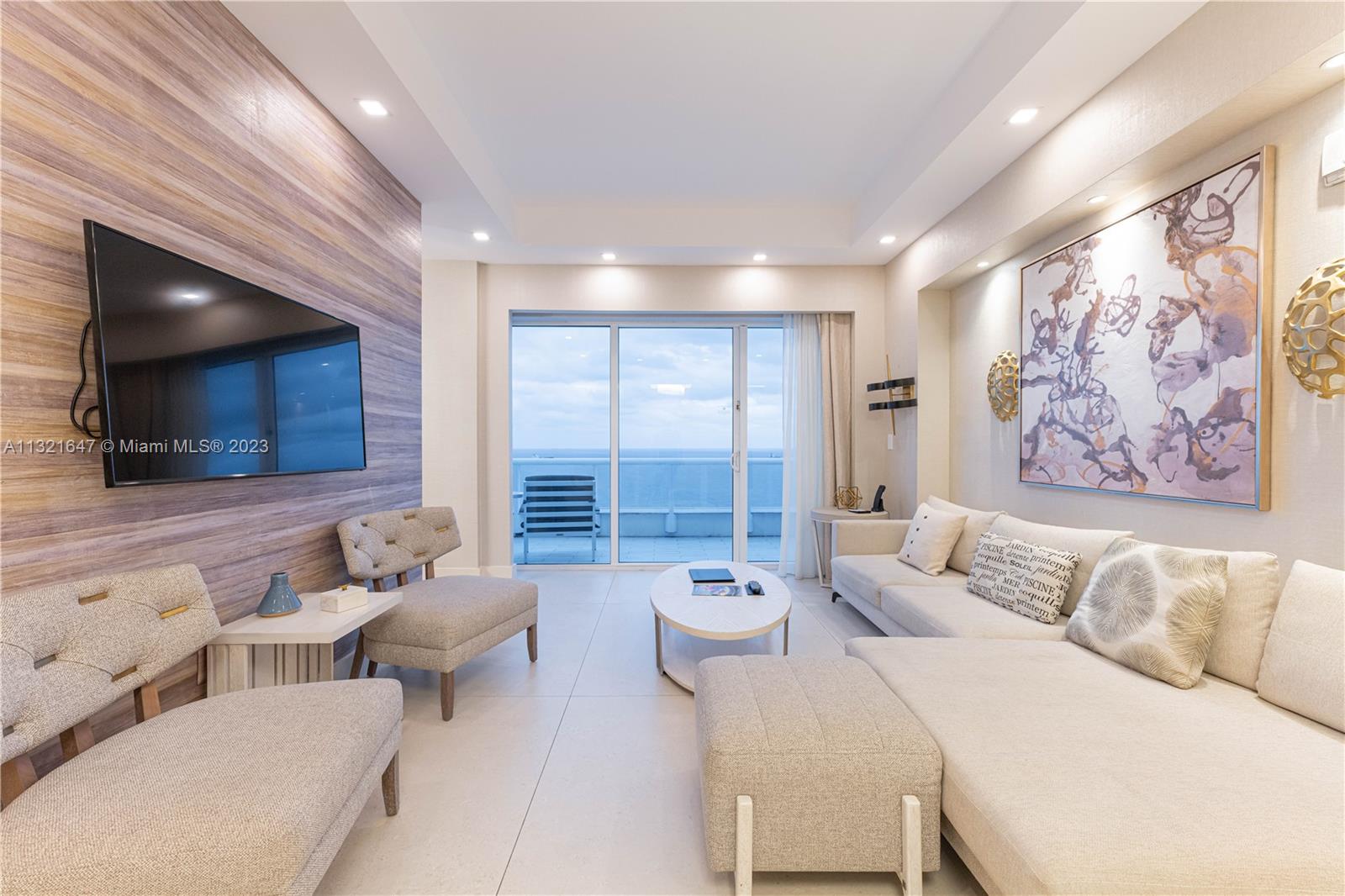 551 FLB CONDOMINIUM RESID - Residential