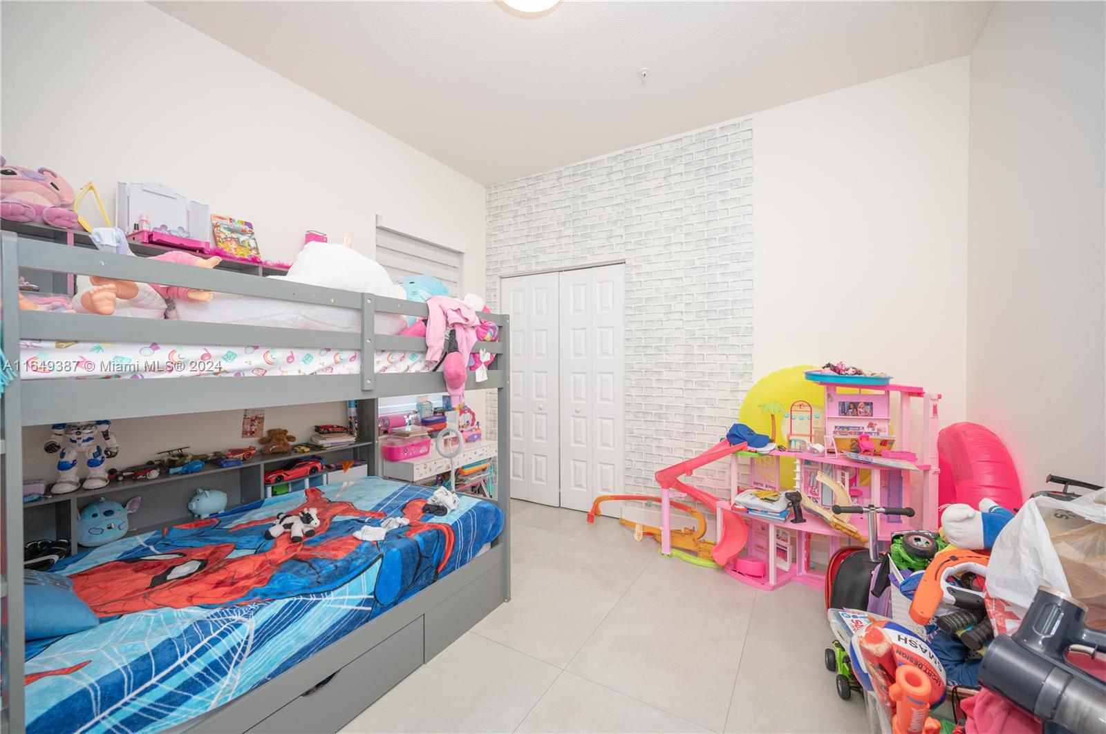 APEX AT PARK CENTRAL COND - Residential