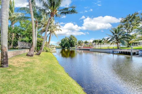 A home in Lake Clarke Shores