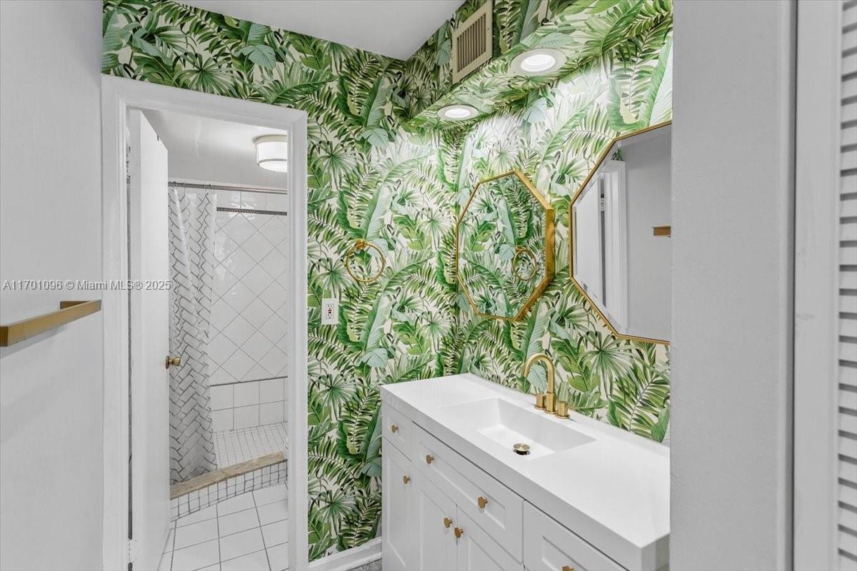 VILLA BAY VISTA CONDO - Residential