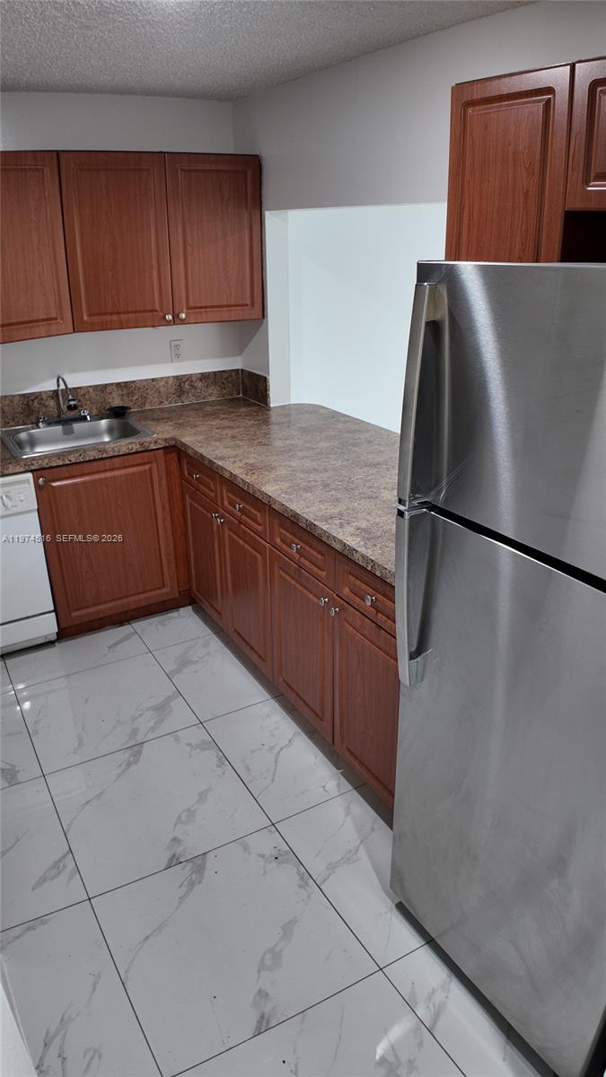 A A DOOLEY SUB - Residential Lease