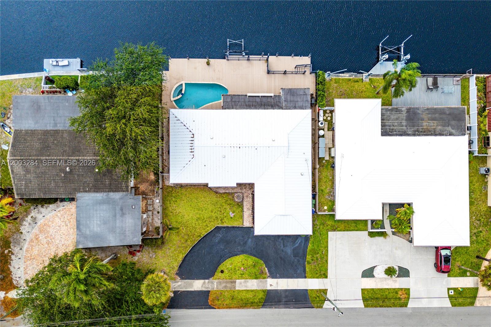 JENADA ISLE - Residential