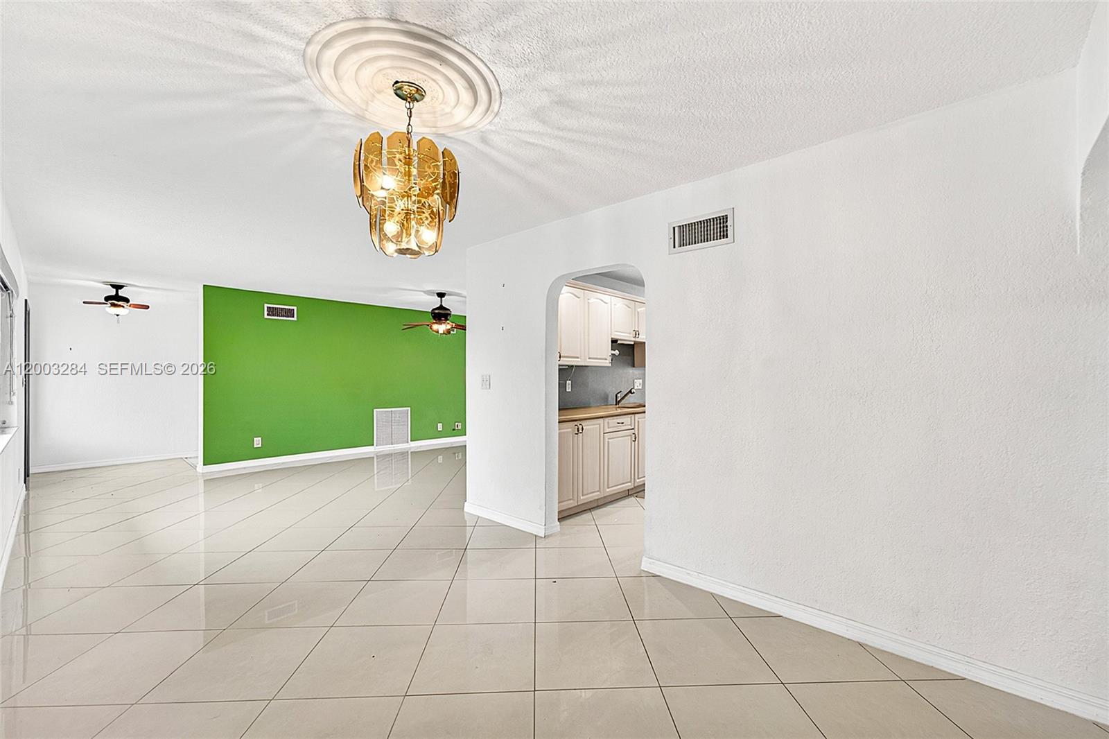 JENADA ISLE - Residential