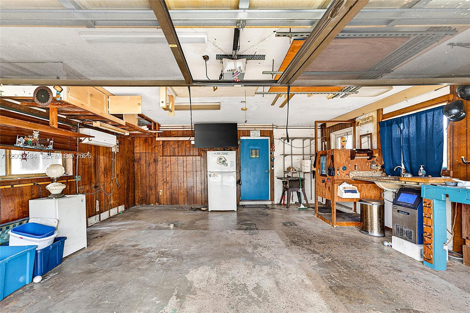 JENADA ISLE - Residential