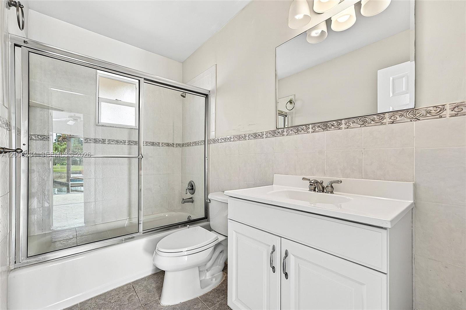 JENADA ISLE - Residential