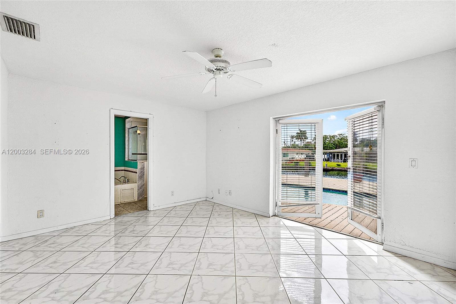 JENADA ISLE - Residential