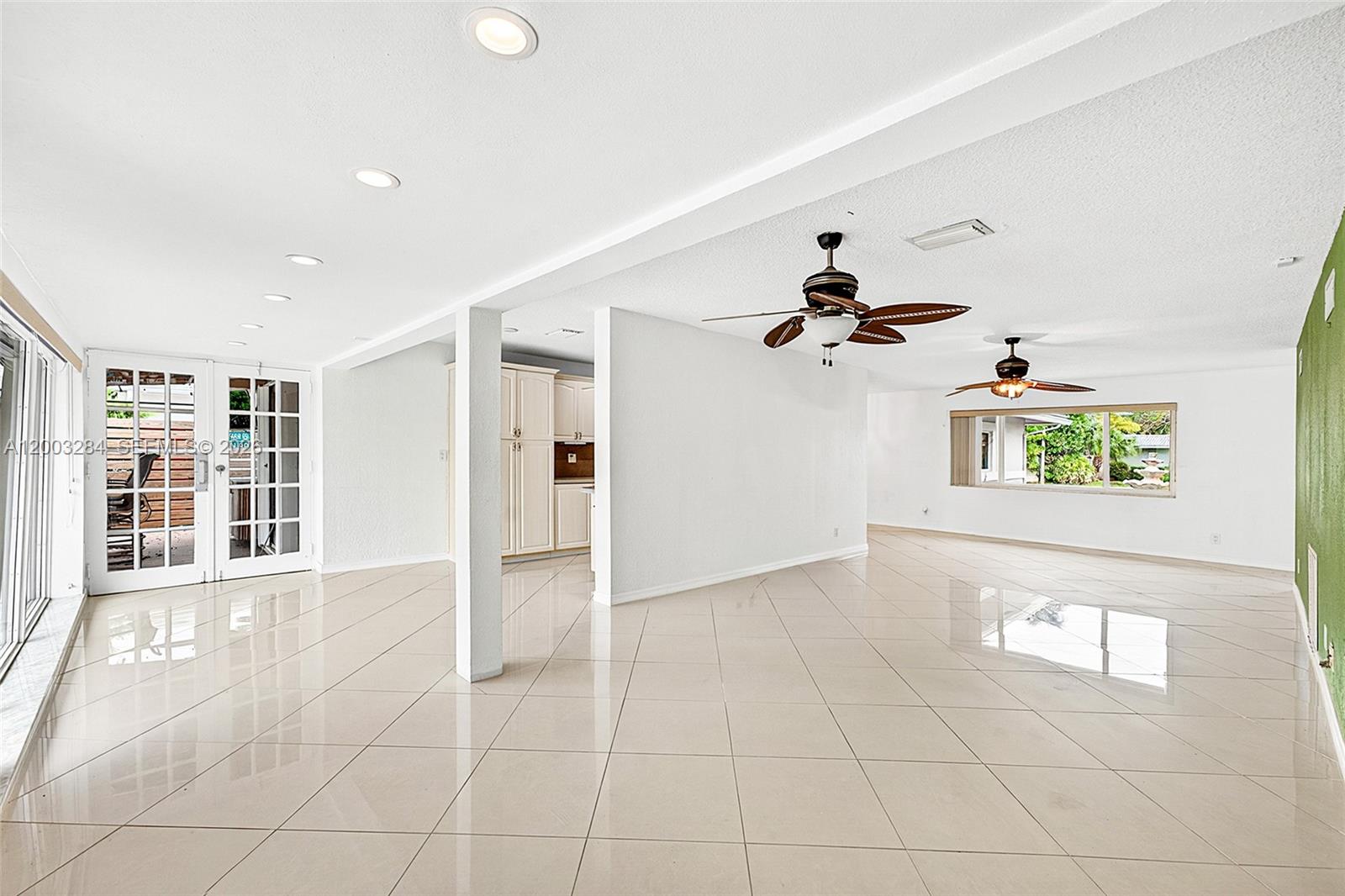 JENADA ISLE - Residential