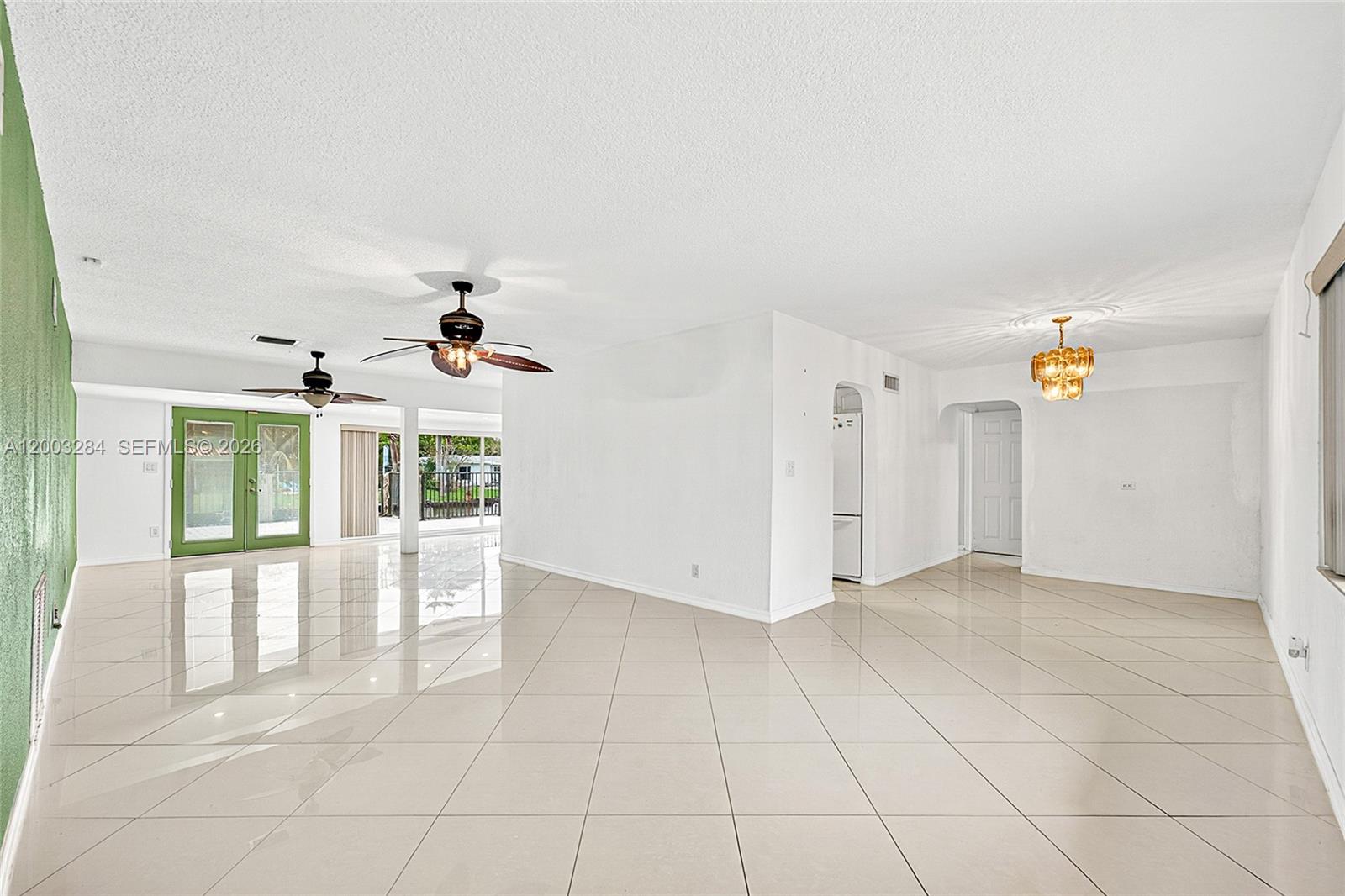 JENADA ISLE - Residential