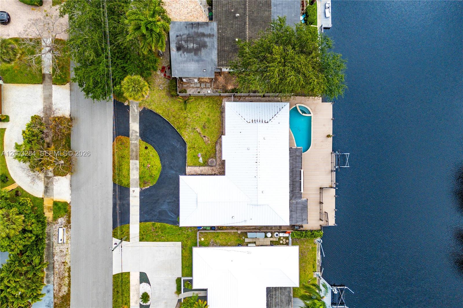 JENADA ISLE - Residential