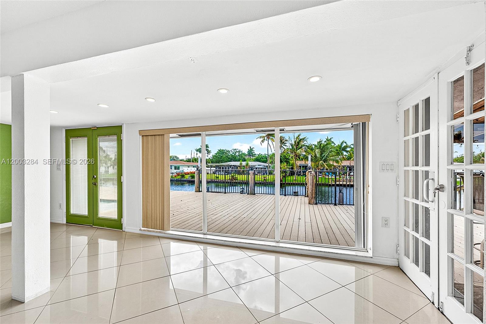 JENADA ISLE - Residential