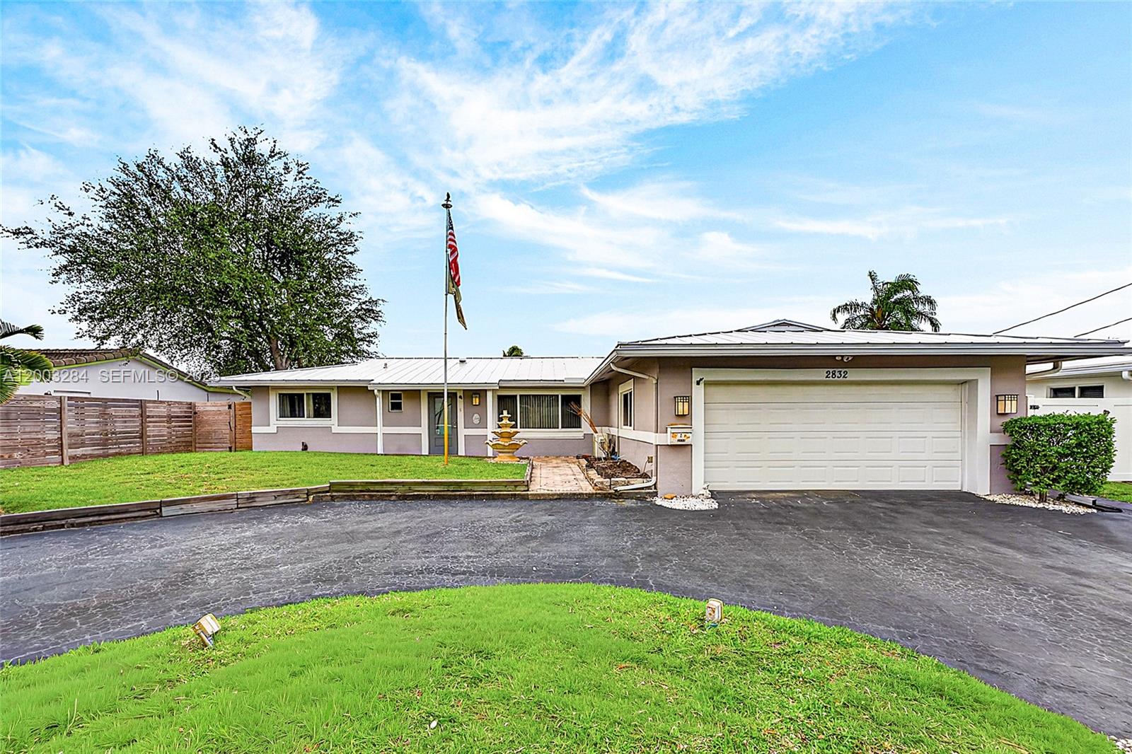 JENADA ISLE - Residential