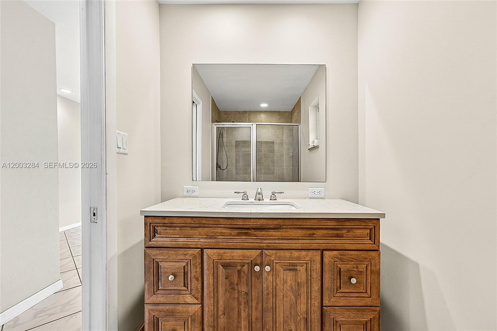 JENADA ISLE - Residential