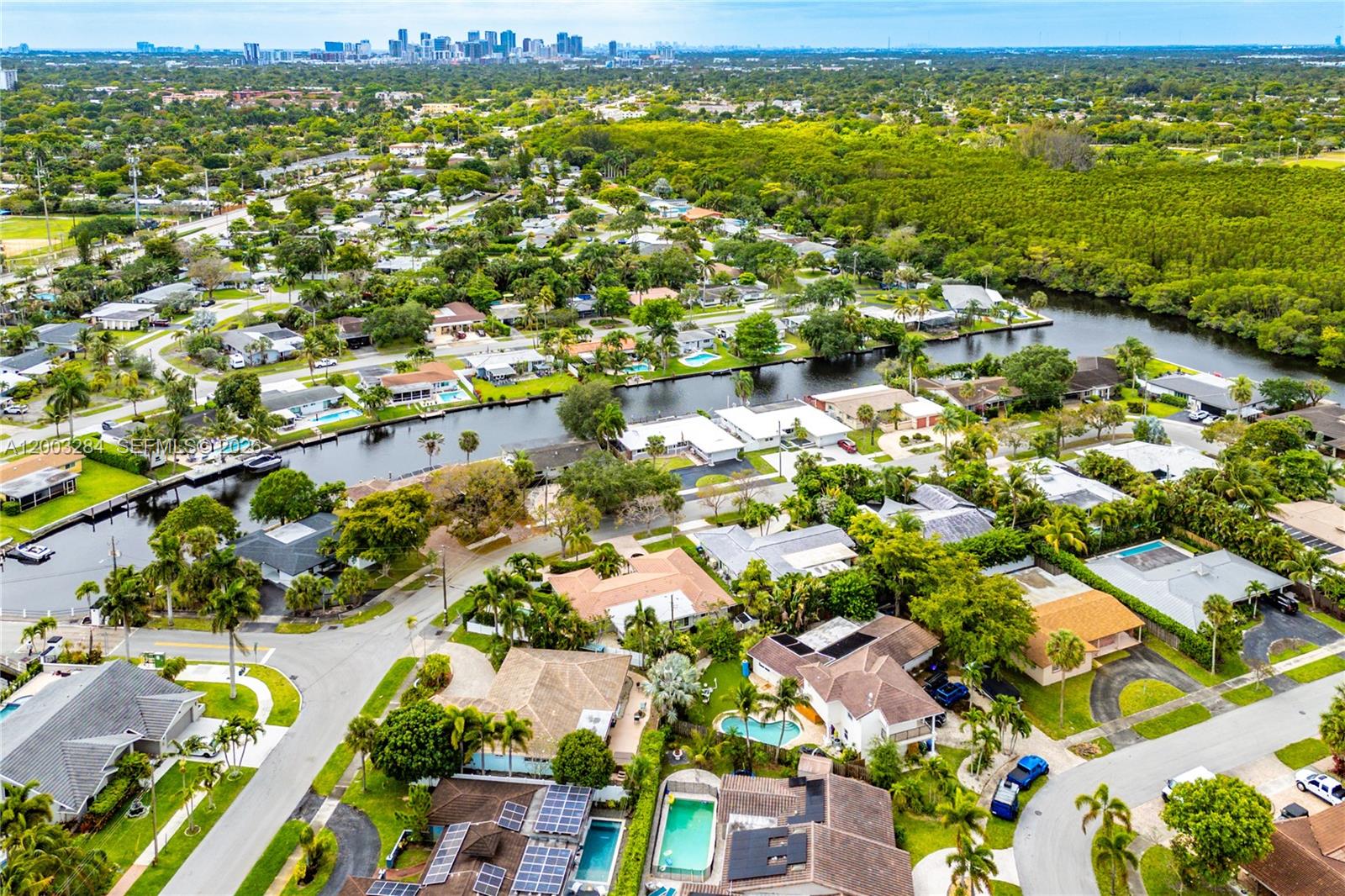 JENADA ISLE - Residential