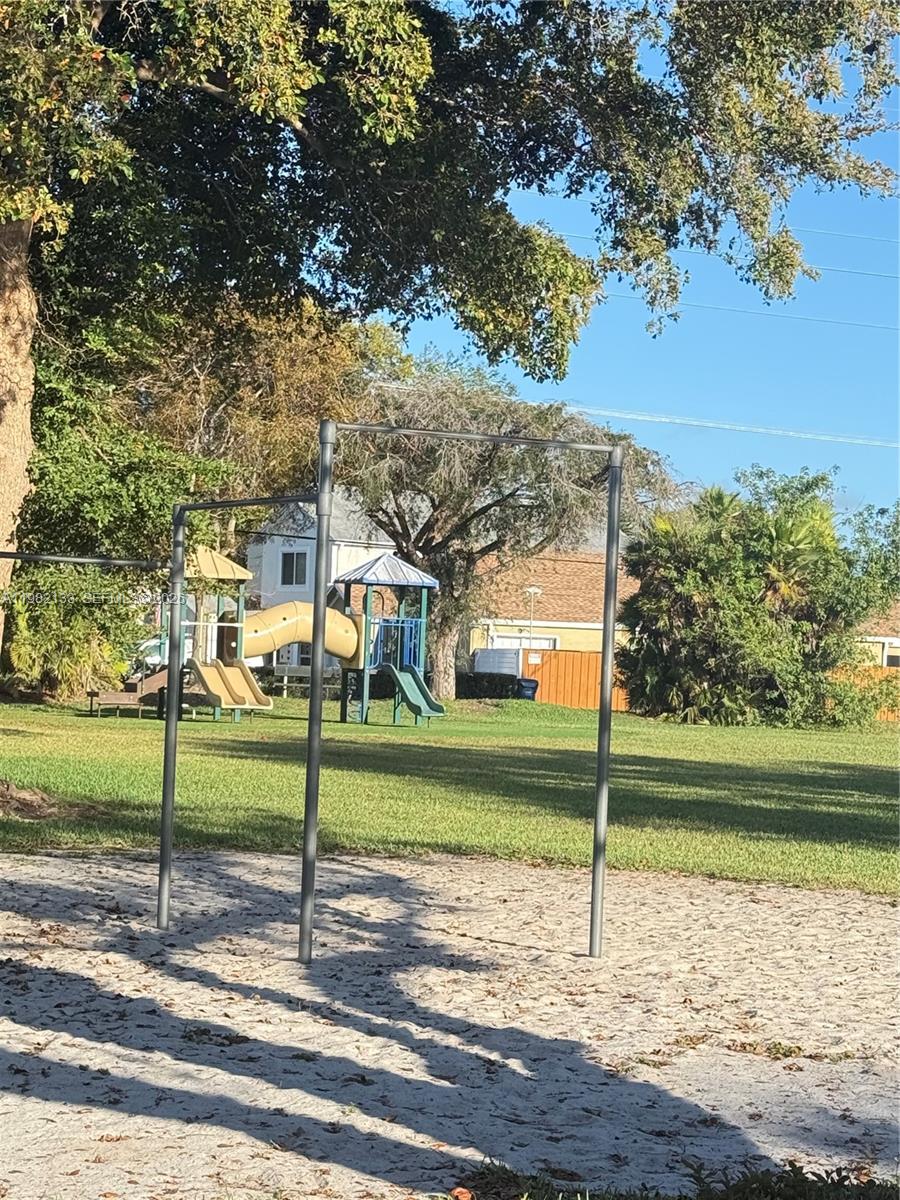 VILLAS OF DEERWOOD REPLAT - Residential