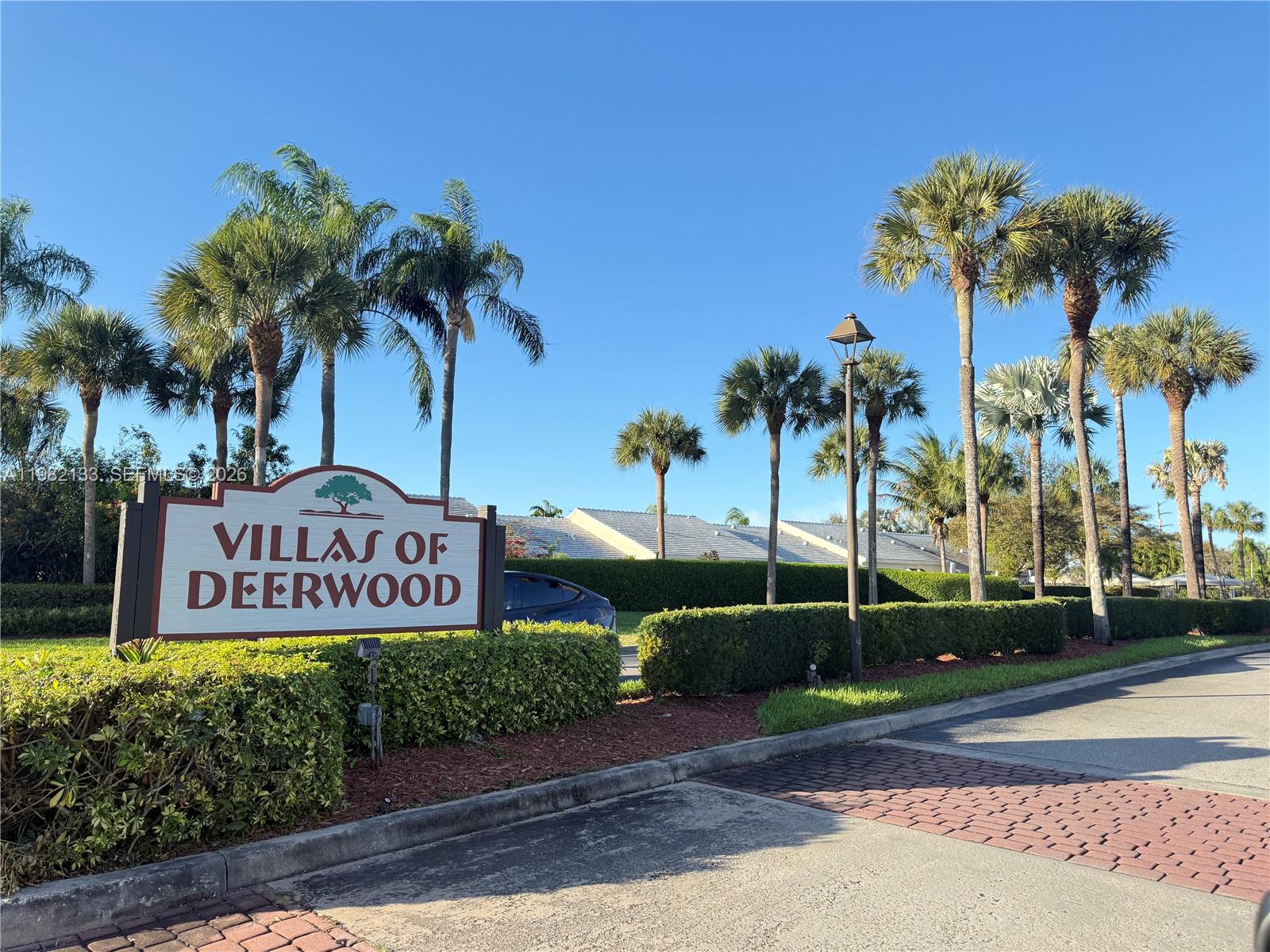 VILLAS OF DEERWOOD REPLAT - Residential