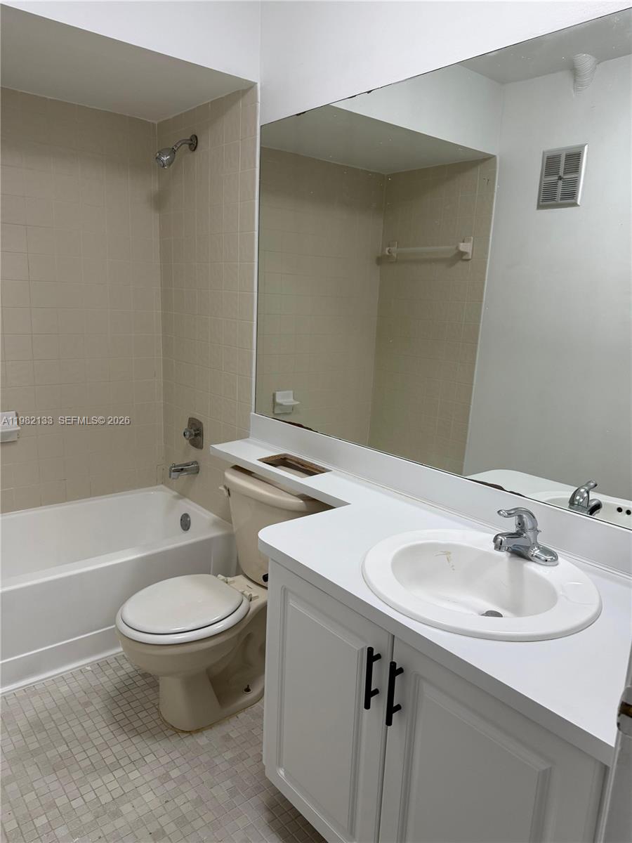 VILLAS OF DEERWOOD REPLAT - Residential