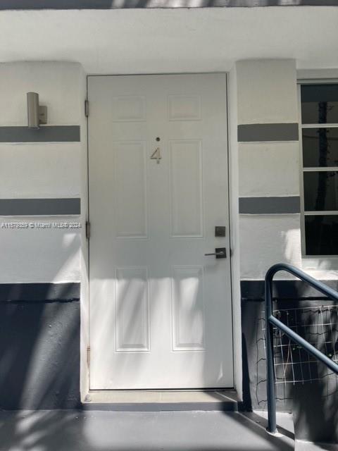 Rental Property at 1211 Euclid Ave 4, Miami Beach, Miami-Dade County, Florida - Bedrooms: 1 
Bathrooms: 1  - $2,100 MO.