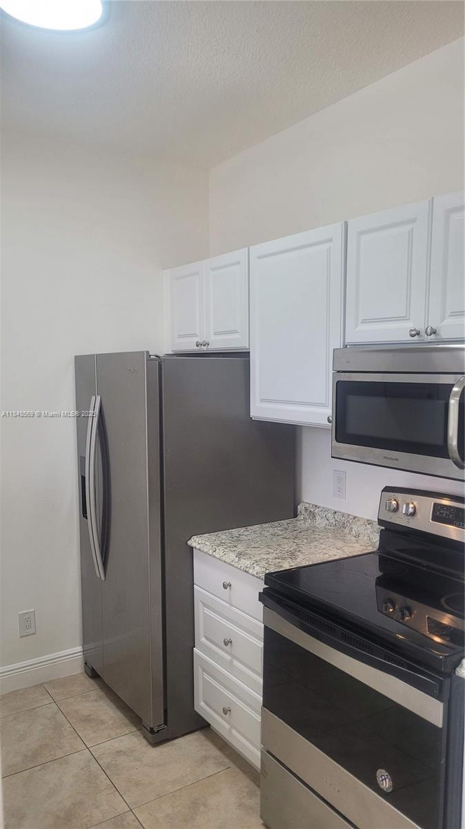 1 bed, 1 full baths, New kitchen cabinets and countertops, stainless steel appliances, fresh paint, new water heater, central air conditioner just services, upgrade bathroom, Walk-in closet,Dryer inside the unit, screened balcony with an extra space storage. Gated community with a lot of amenities, Tennis court, basketball court, clubhouse, pool, spa, picnic area, car wash space. Rent include water and sewer, trash collection, pest control, cable, Internet. Condo requiere to Tenant a security deposit move in/out ( REFUNDABLE) IN THE AMOUNT OF $500.00. CONDO APPROVAL TAKE 10 TO 15 DAYS.