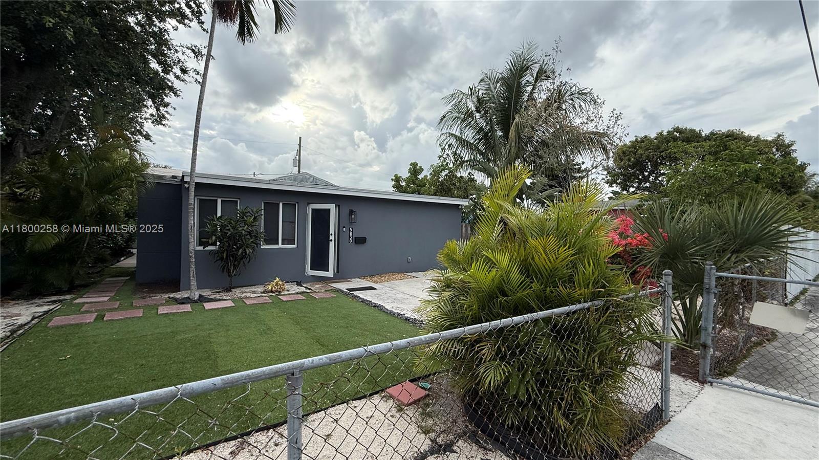 5830 Nw 7th Ct 5830, Miami, Broward County, Florida - 3 Bedrooms  
2 Bathrooms - 