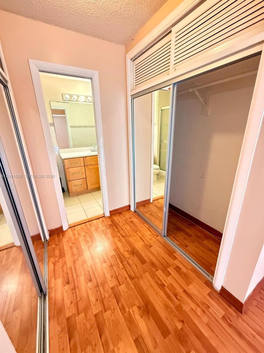 HOLLYWOOD GARDENS CONDOMI - Residential Lease