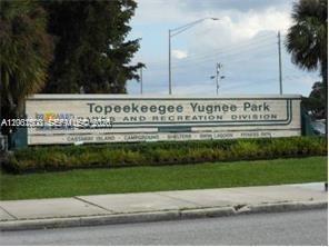 HOLLYWOOD GARDENS CONDOMI - Residential Lease