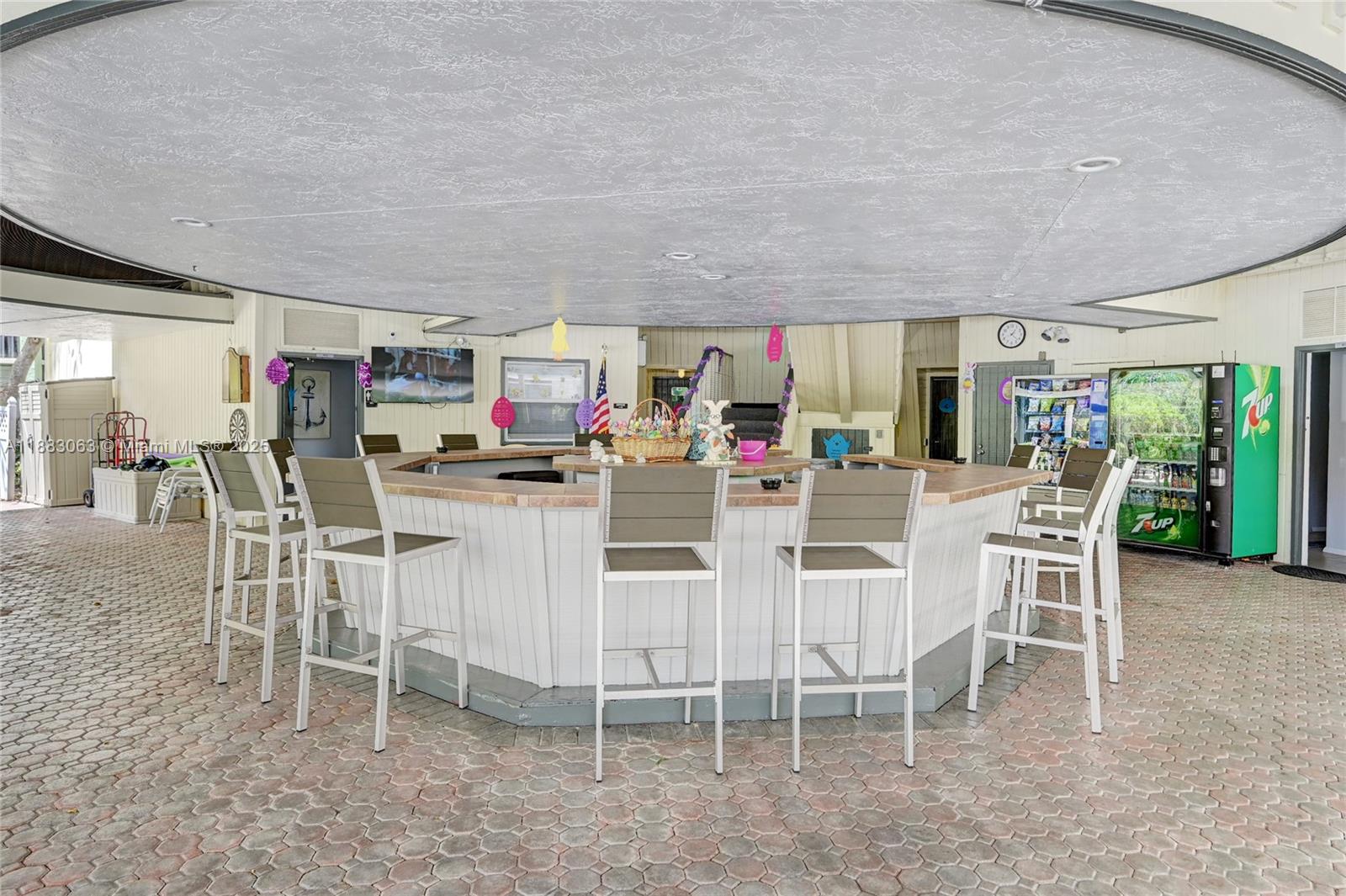 CROSS FOX CONDO - Residential