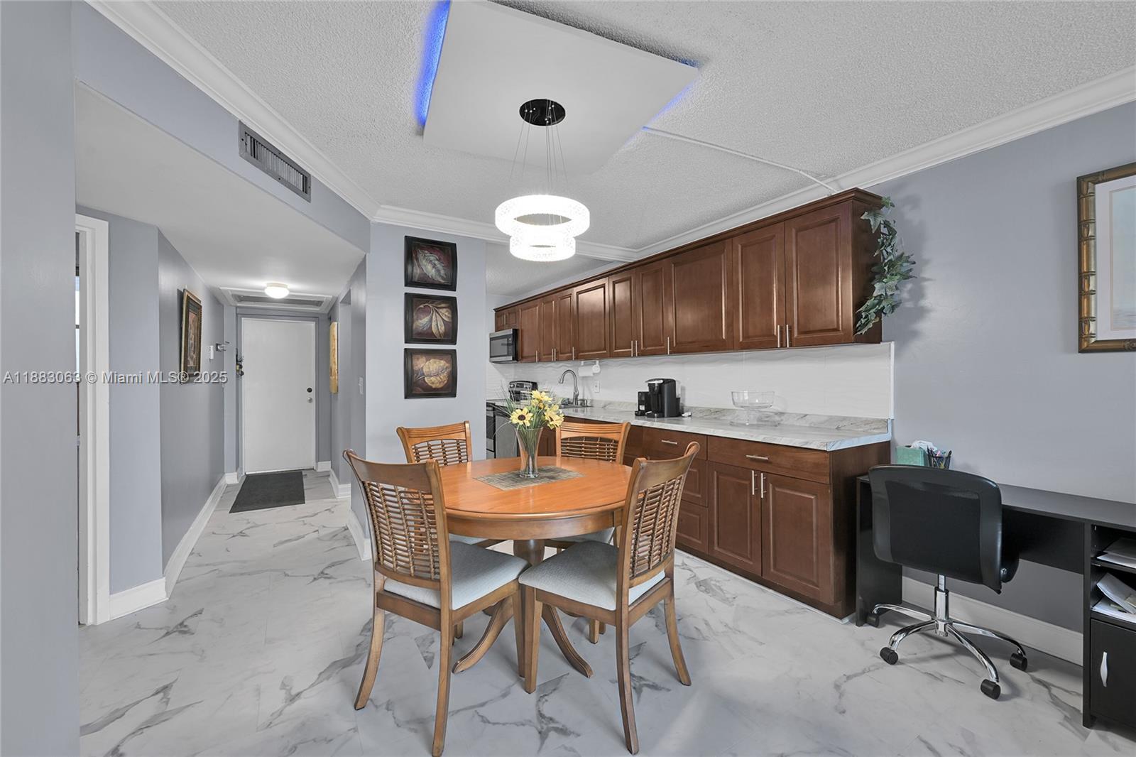 CROSS FOX CONDO - Residential