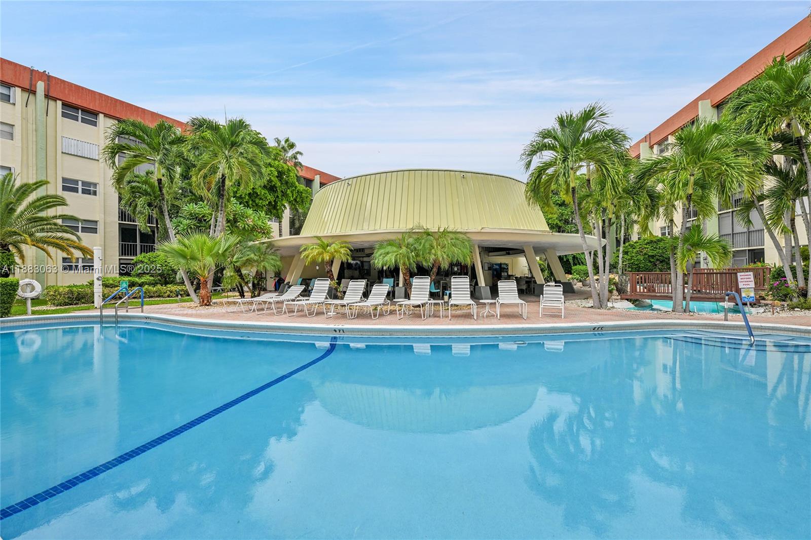 CROSS FOX CONDO - Residential